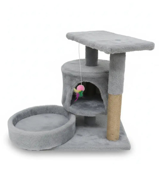 Packshot arbre à chat appartement petit espace gris clair, compact et stable, idéal pour studio ou petit appartement.